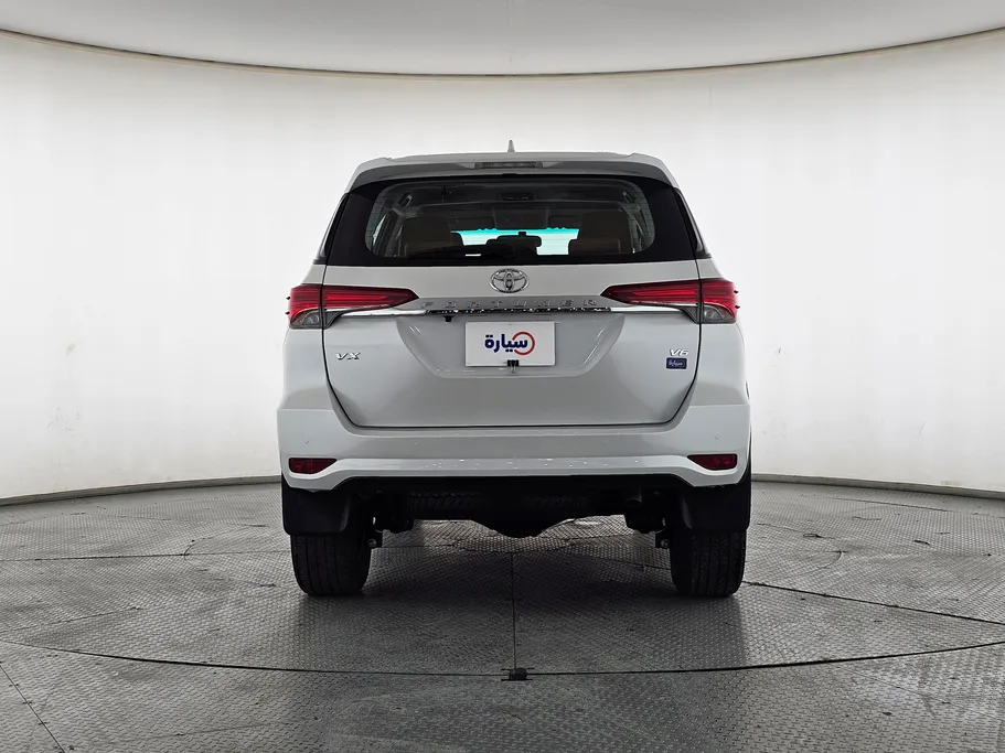 تويوتا فورتشنر VX 2023 