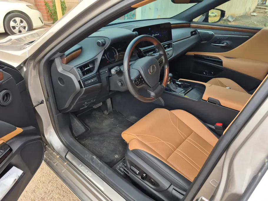 لكزس ES 350 2025 