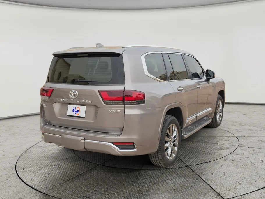 2025 Toyota Land Cruiser VXR 