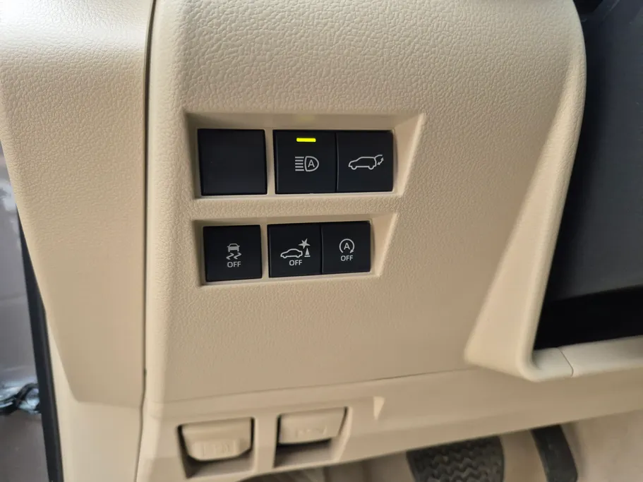 2025 Toyota Land Cruiser VXR 