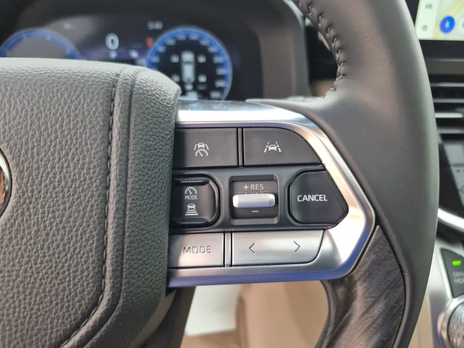 2025 Toyota Land Cruiser VXR 