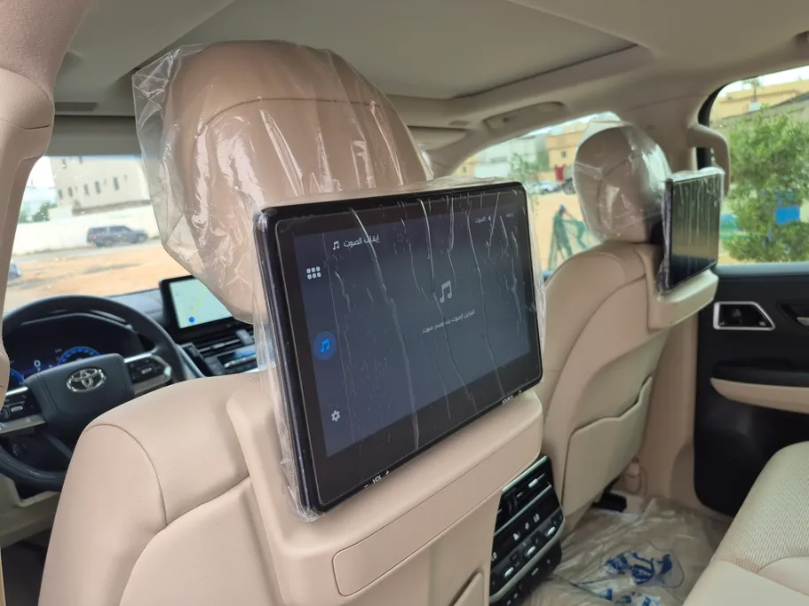 2025 Toyota Land Cruiser VXR 