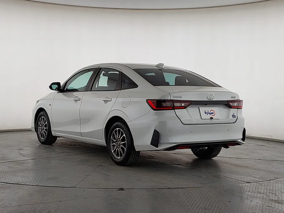 2023 Toyota Yaris  Y 