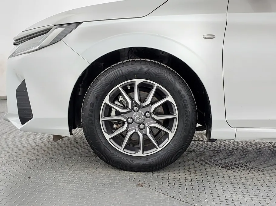 2023 Toyota Yaris  Y 