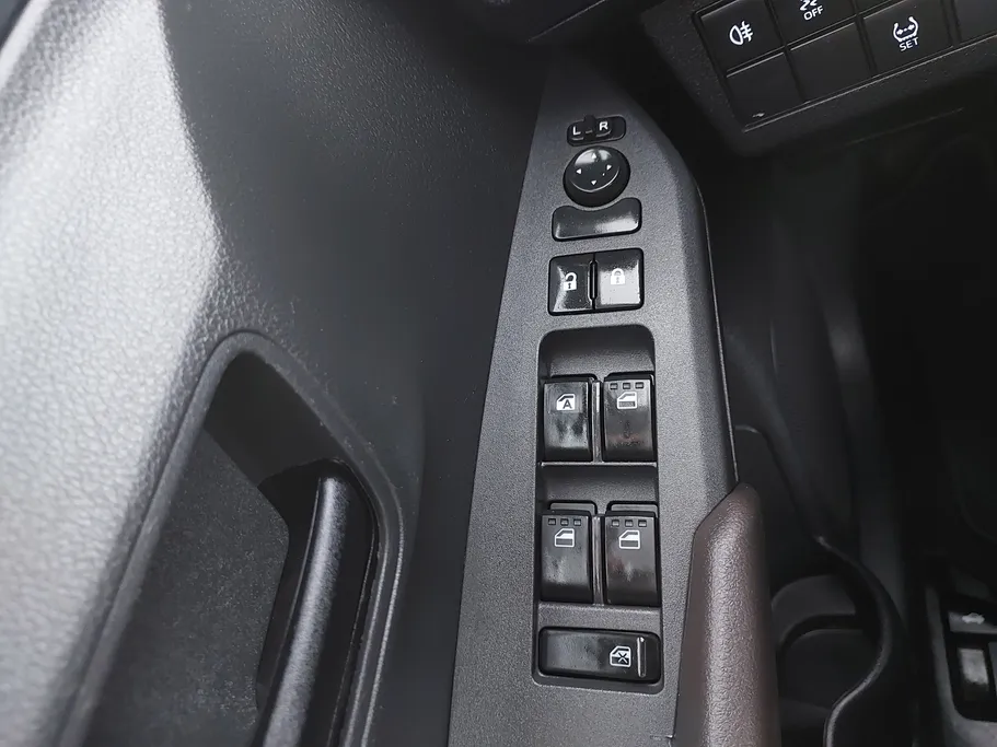 2023 Toyota Yaris  Y 