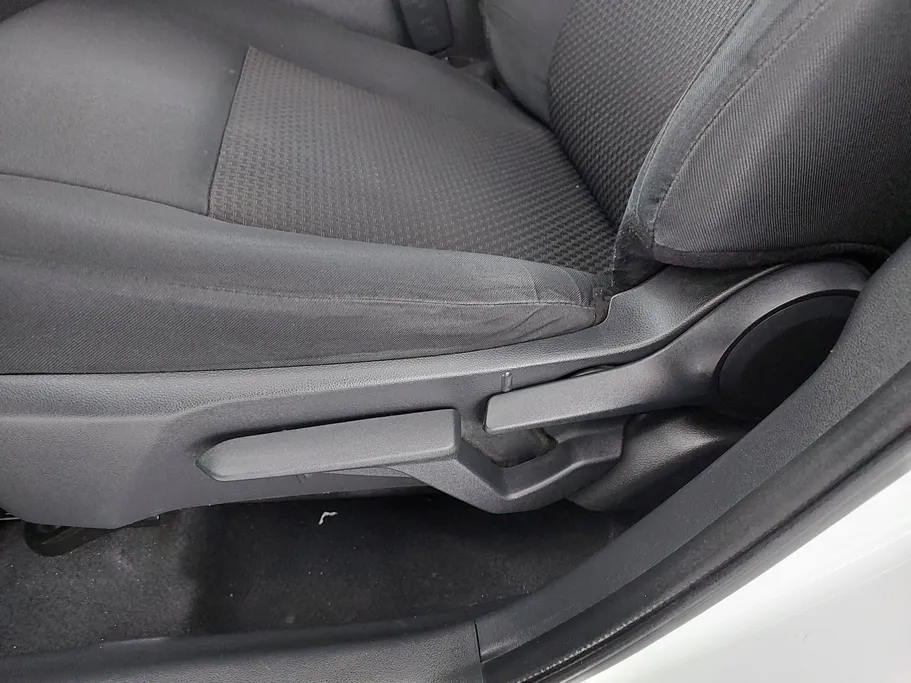 2023 Toyota Yaris  Y 