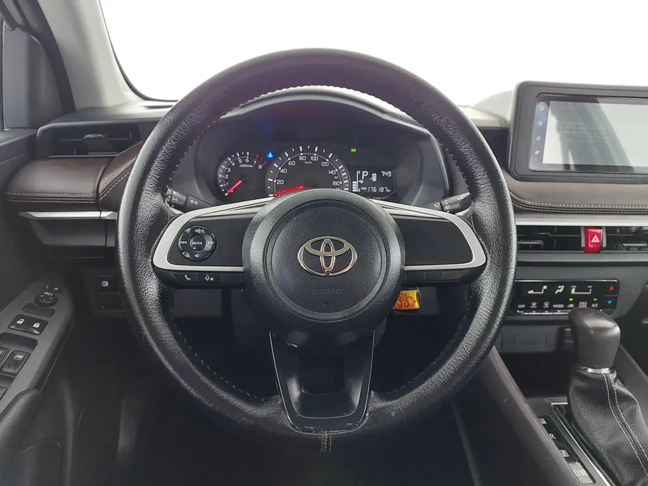 2023 Toyota Yaris  Y 