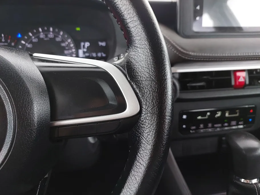 2023 Toyota Yaris  Y 