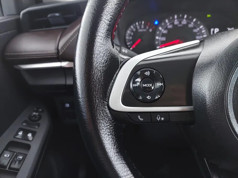 2023 Toyota Yaris  Y 