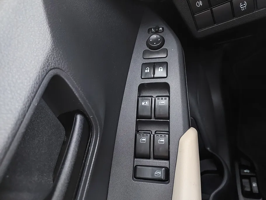 تويوتا يارس Y 2023 