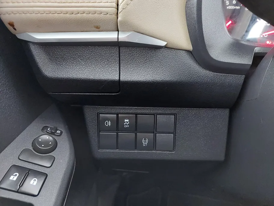 تويوتا يارس Y 2023 