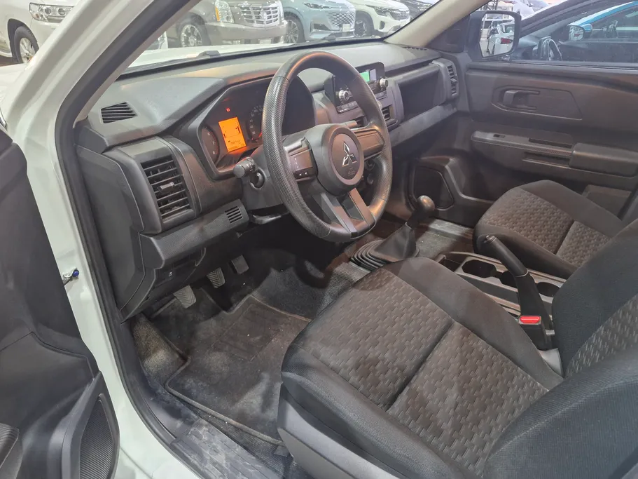 2024 Mitsubishi L200 Regular Cap 