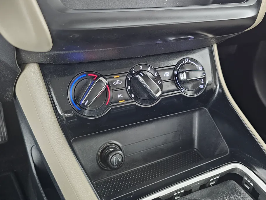 ام جي 5 STD 2022 