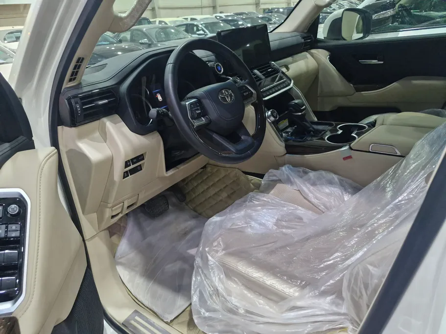 تويوتا لاندكروزر GXR5 2024 