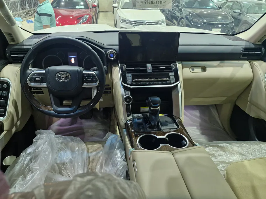 تويوتا لاندكروزر GXR5 2024 