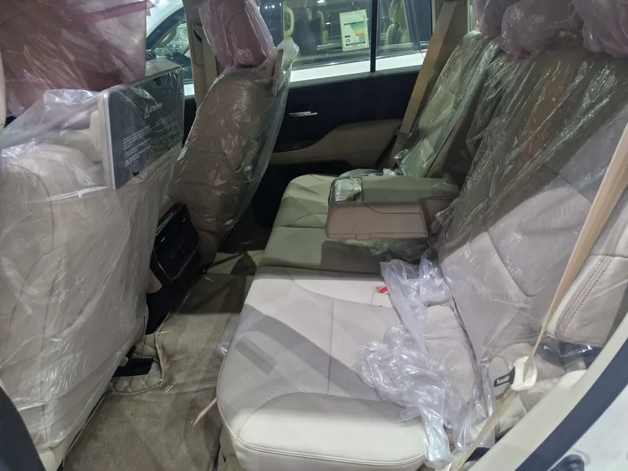 تويوتا لاندكروزر GXR5 2024 