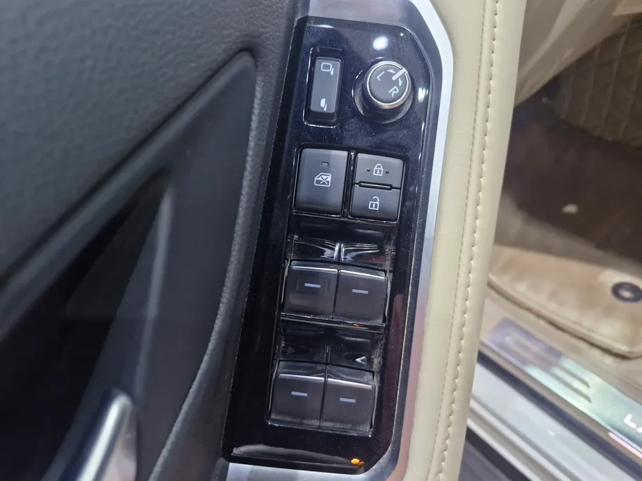 تويوتا لاندكروزر GXR4 2025 