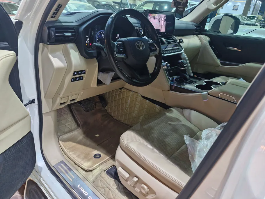 تويوتا لاندكروزر GXR4 2025 