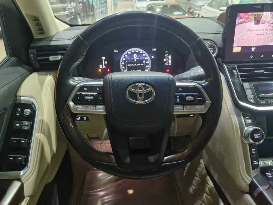 تويوتا لاندكروزر GXR4 2025 