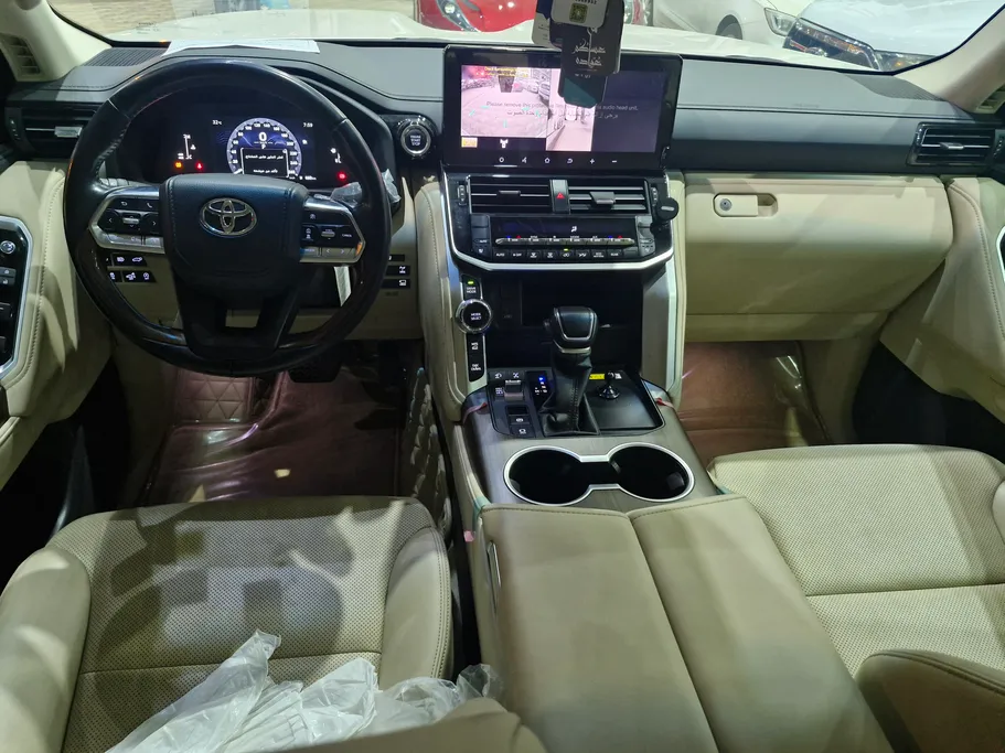 تويوتا لاندكروزر GXR4 2025 