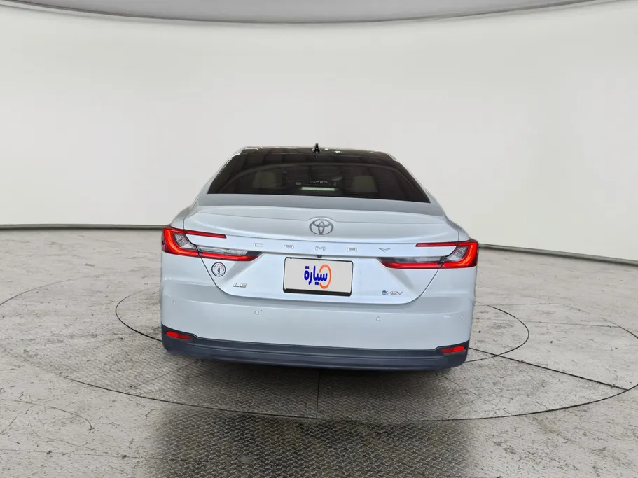 تويوتا كامري LE HEV 2025 