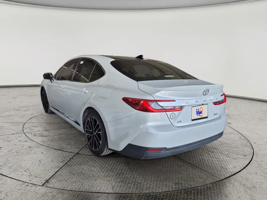 تويوتا كامري LE HEV 2025 