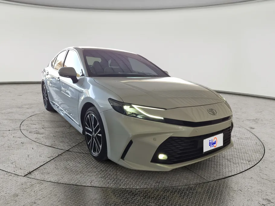 تويوتا كامري LE HEV 2025 