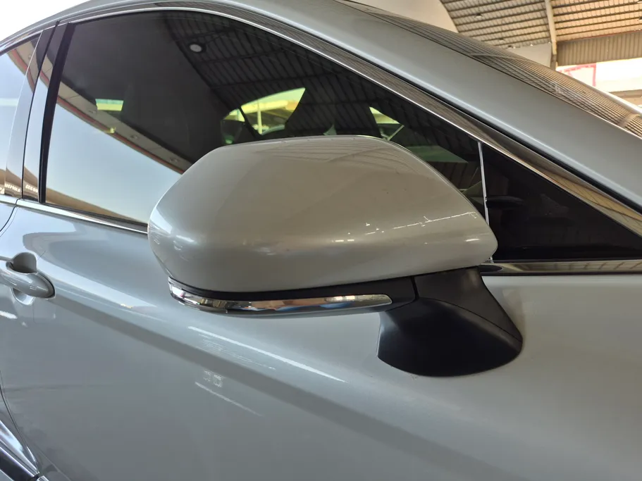 تويوتا كامري LE HEV 2025 