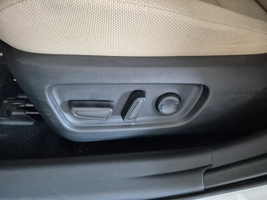 تويوتا كامري LE HEV 2025 