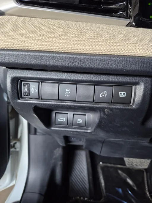 تويوتا كامري LE HEV 2025 