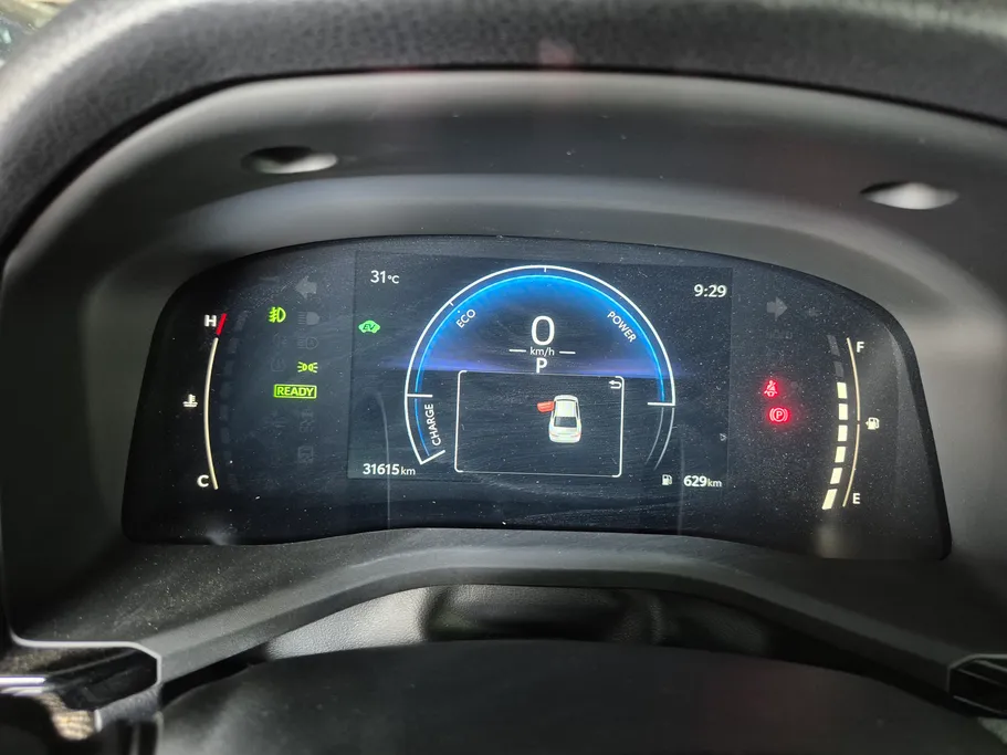 تويوتا كامري LE HEV 2025 