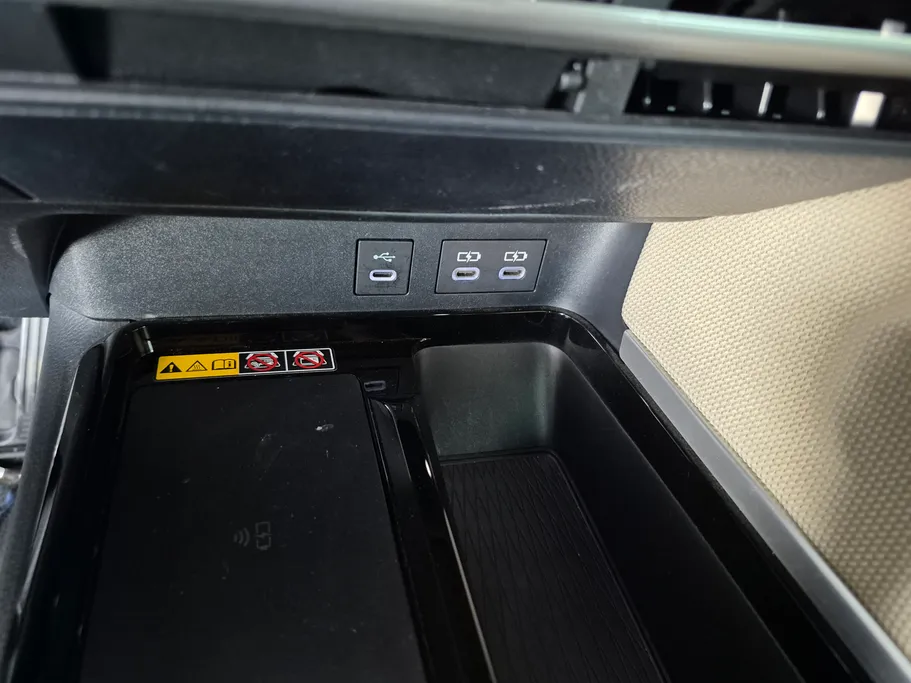 تويوتا كامري LE HEV 2025 