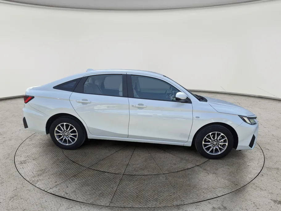 تويوتا يارس Y 2024 