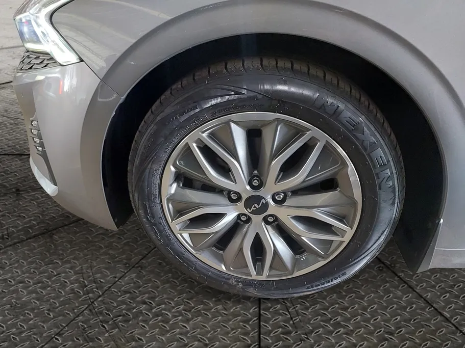 2023 Kia K5 GLS 