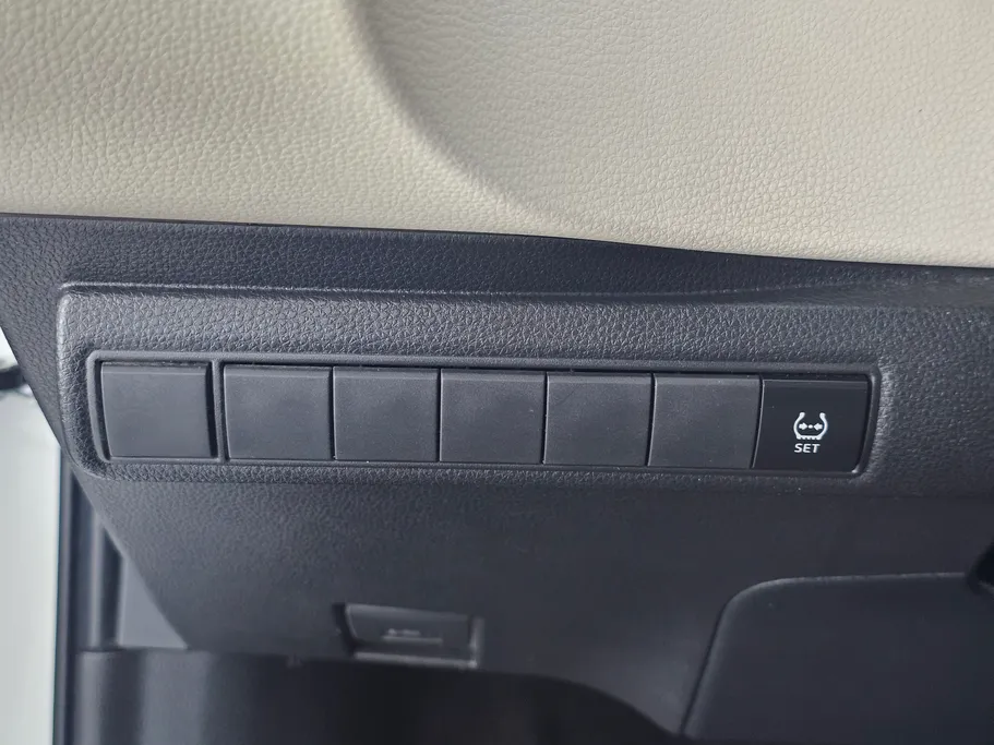 تويوتا كورولا XLI 2023 