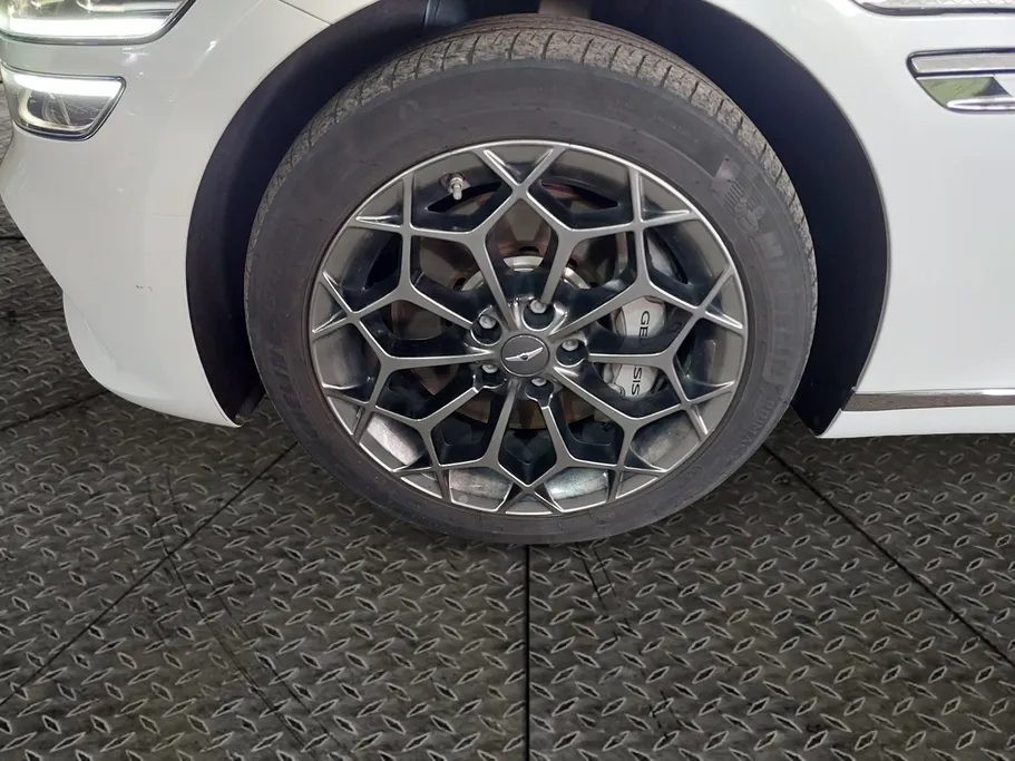 جينيسيس G80 Platinum 2021 