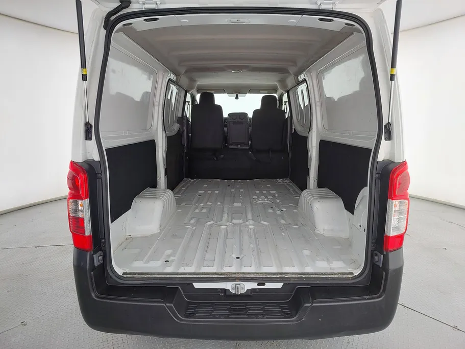 نيسان باص اورفان NV350 2021 