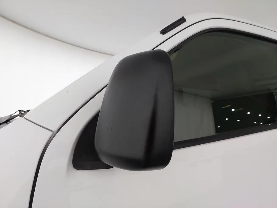 نيسان باص اورفان NV350 2021 