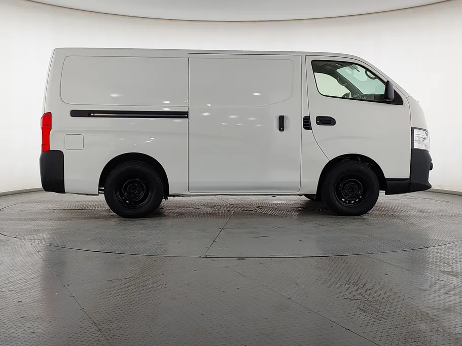 نيسان باص اورفان NV350 2021 