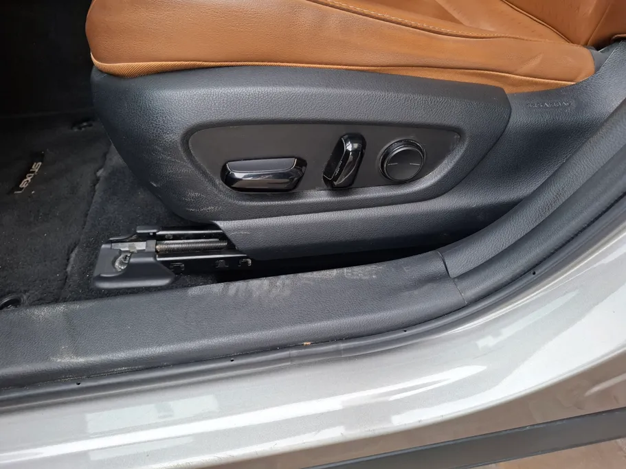 لكزس UX 200 AA Elegant 2021 