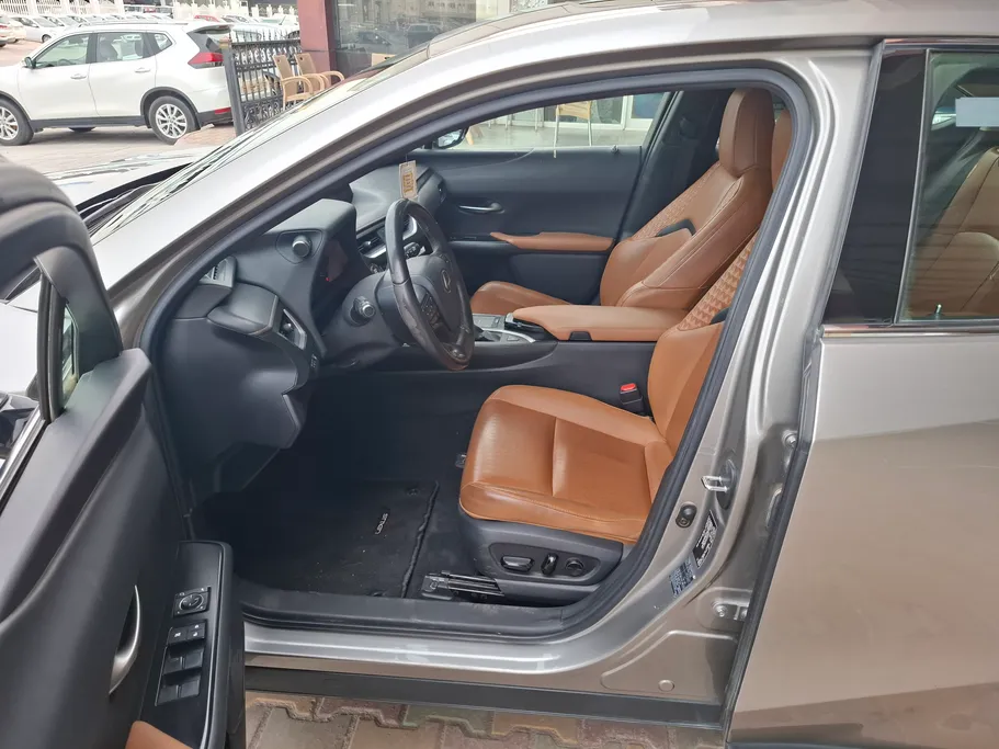 لكزس UX 200 AA Elegant 2021 