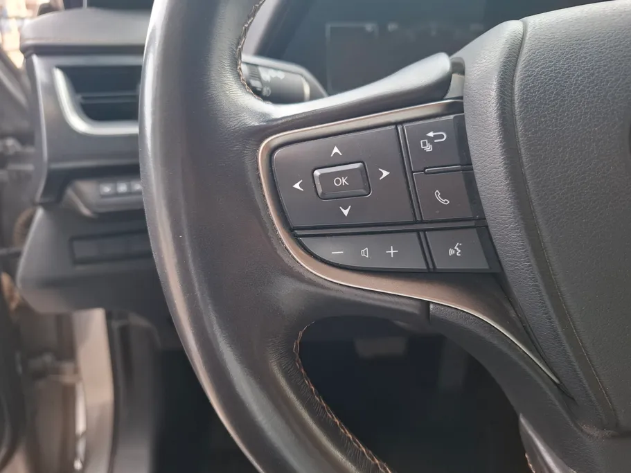 لكزس UX 200 AA Elegant 2021 