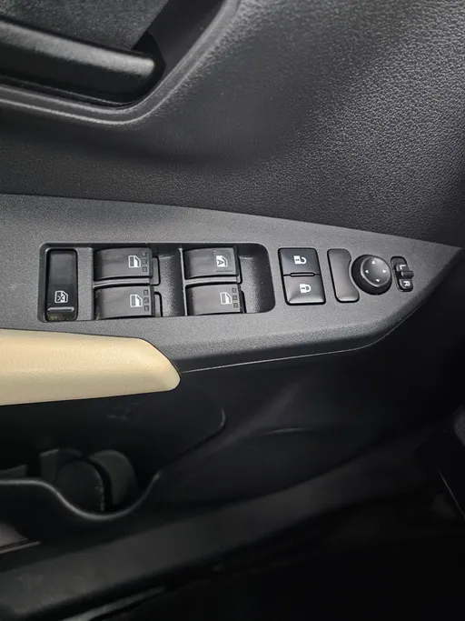 تويوتا يارس Y 2023 