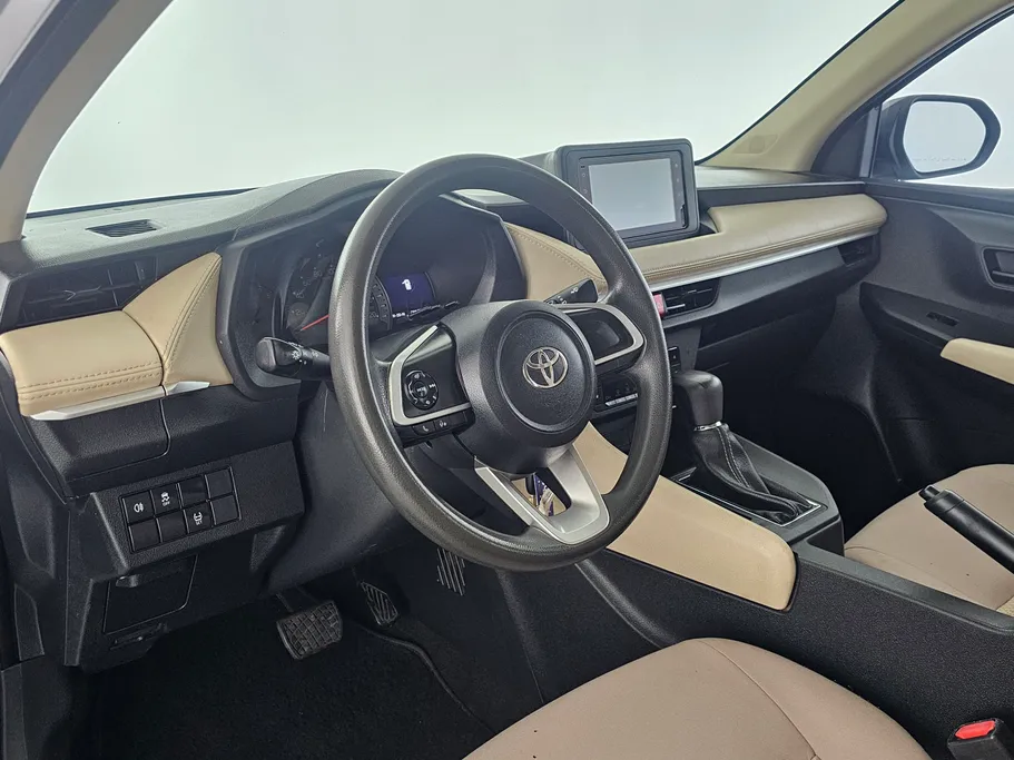 تويوتا يارس Y 2023 