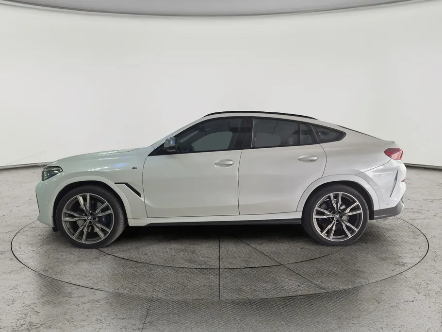 بي ام دبليو الفئة اكس 6 M 50i  2022 