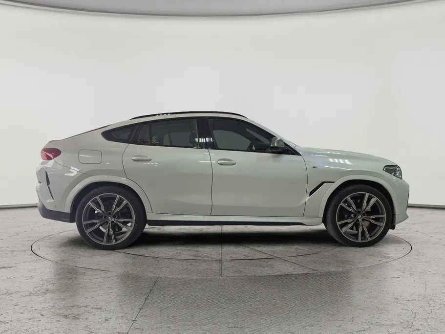 بي ام دبليو الفئة اكس 6 M 50i  2022 