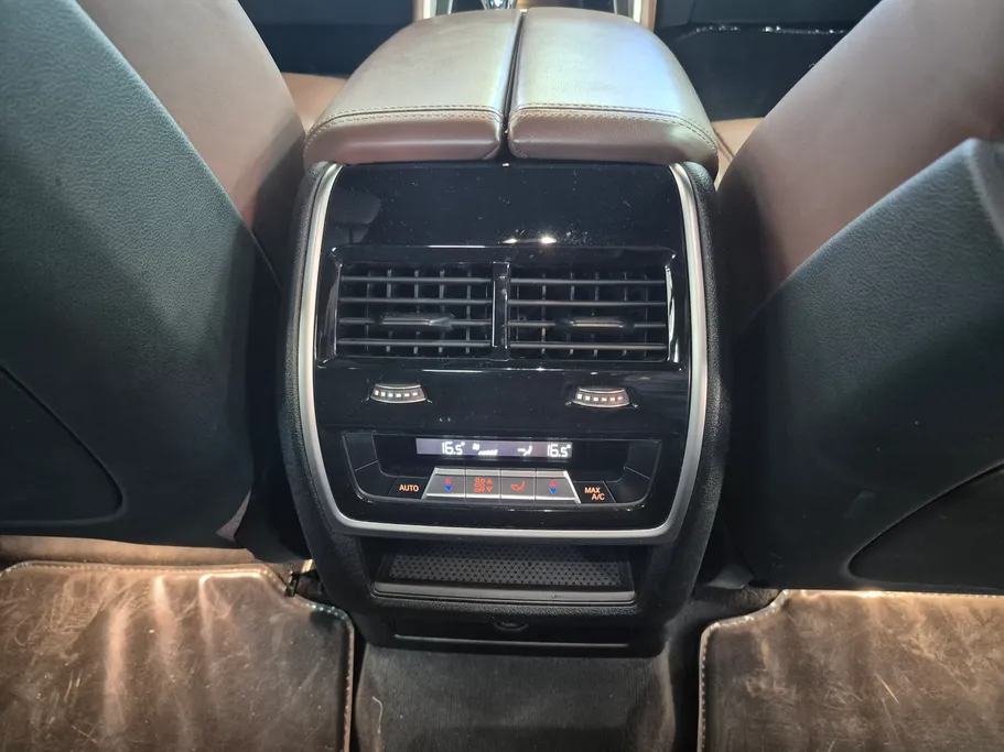 بي ام دبليو الفئة اكس 6 M 50i  2022 