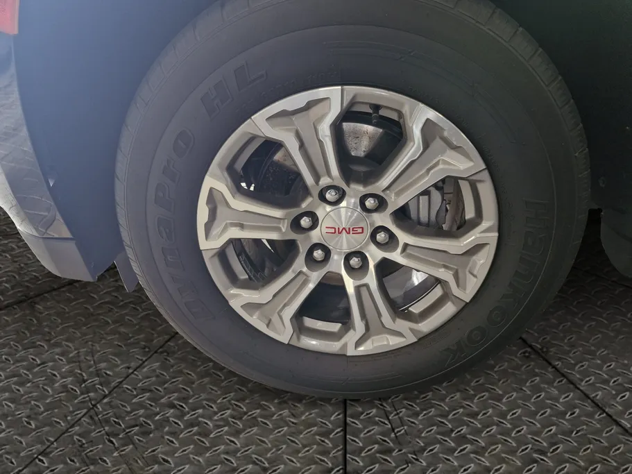 جي إم سي  يوكن SLE 2024 