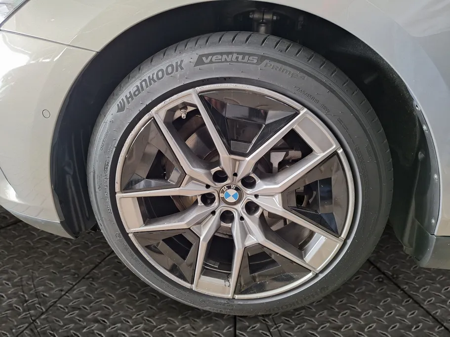 2024 BMW 5 Series 520i 