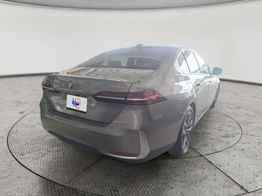 2024 BMW 5 Series 520i 